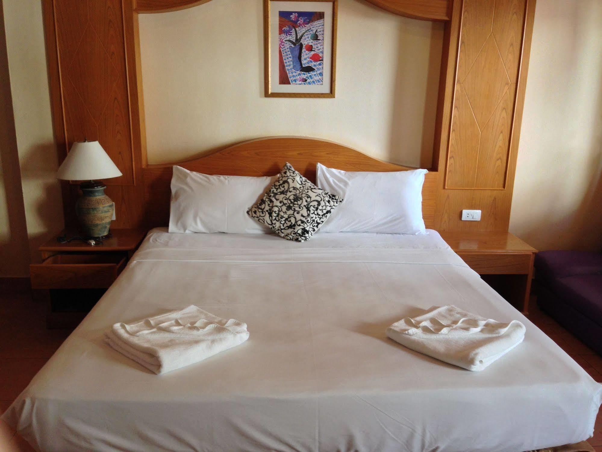The House Patong Hotel Eksteriør billede
