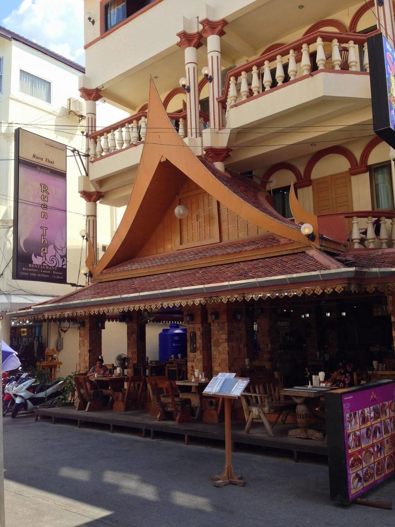 The House Patong Hotel Eksteriør billede