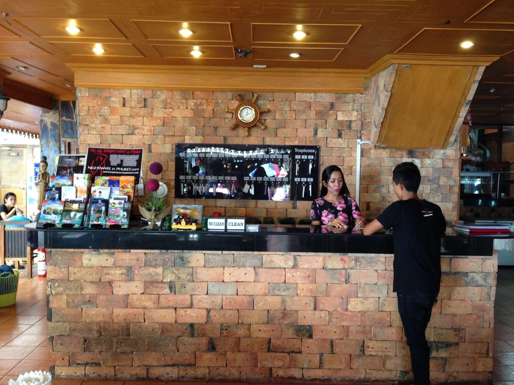 The House Patong Hotel Eksteriør billede