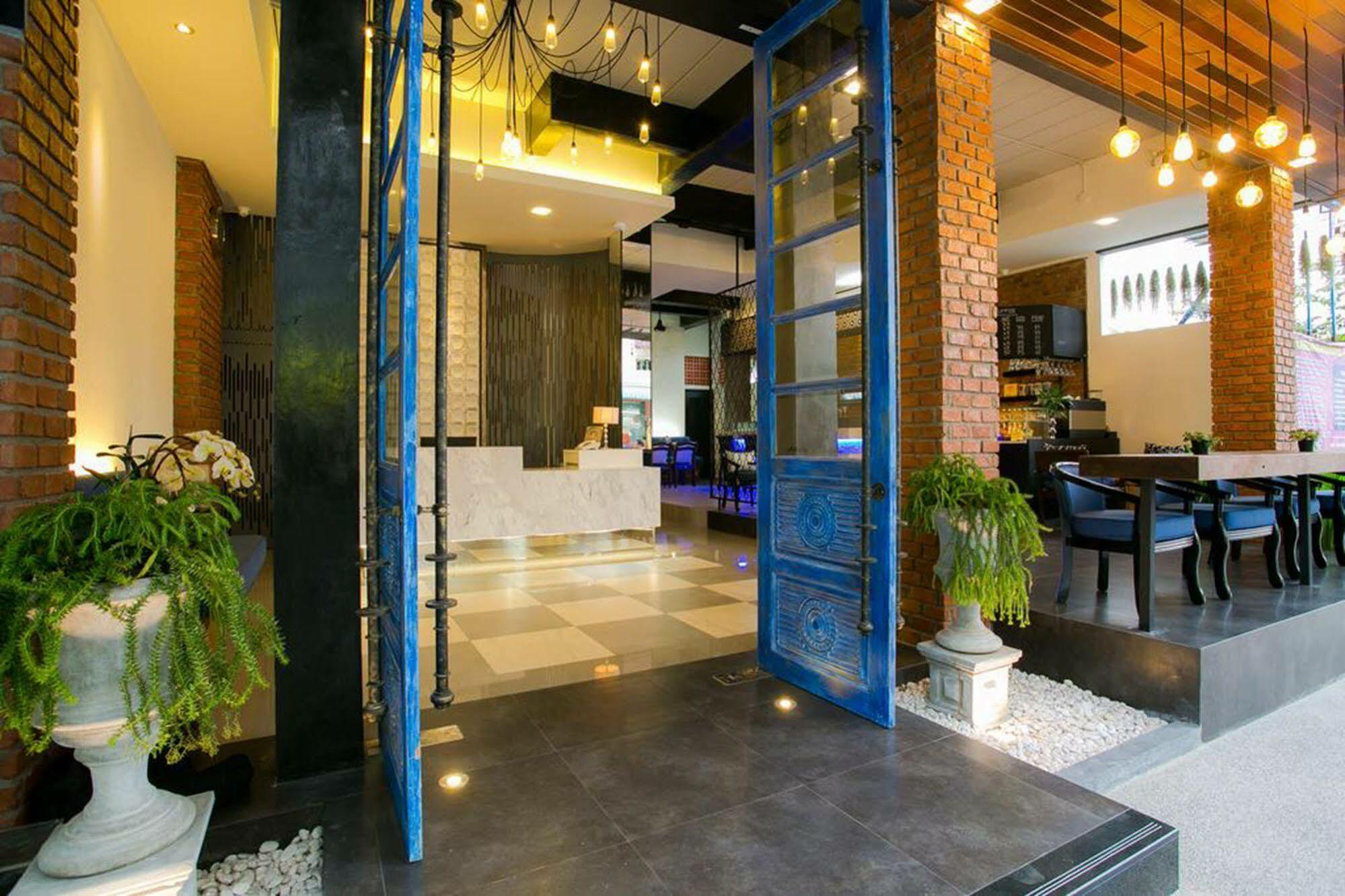 The House Patong Hotel Eksteriør billede